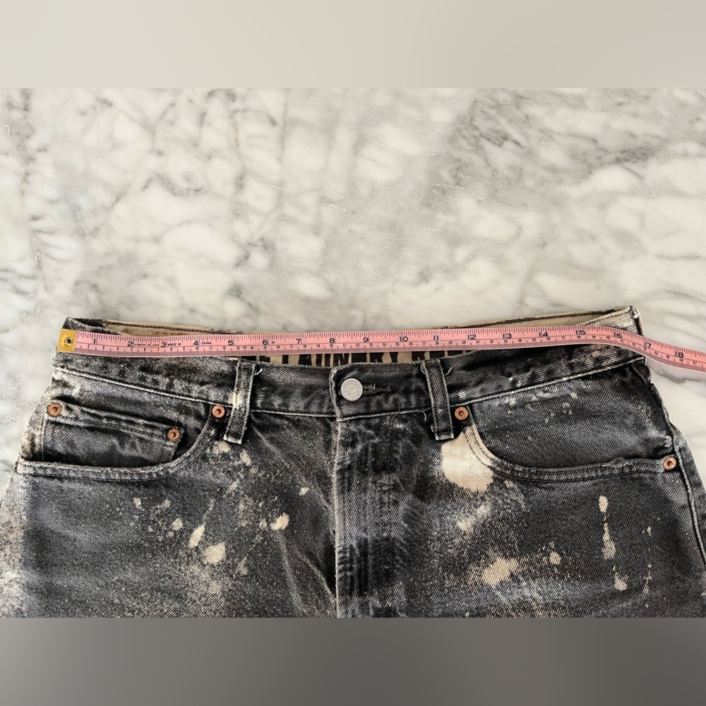 Levi’s 550s Cut Off Shorts - Picture 4 of 6